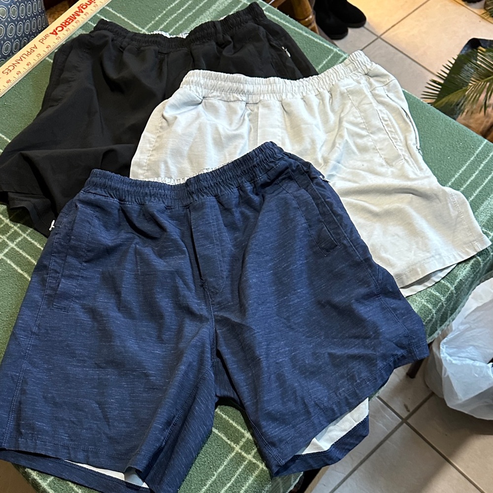 Free ballers size Large Men's Casual Shorts (lot of 3)